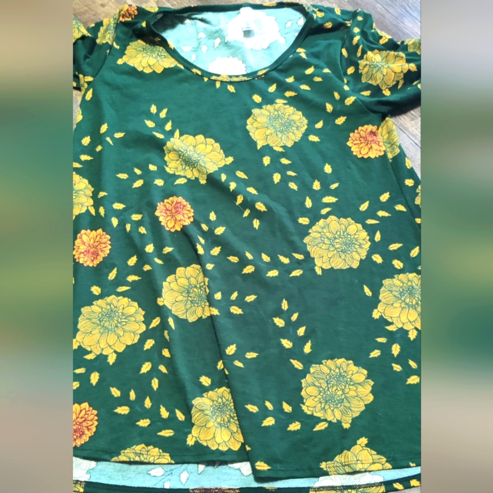Lularoe tee